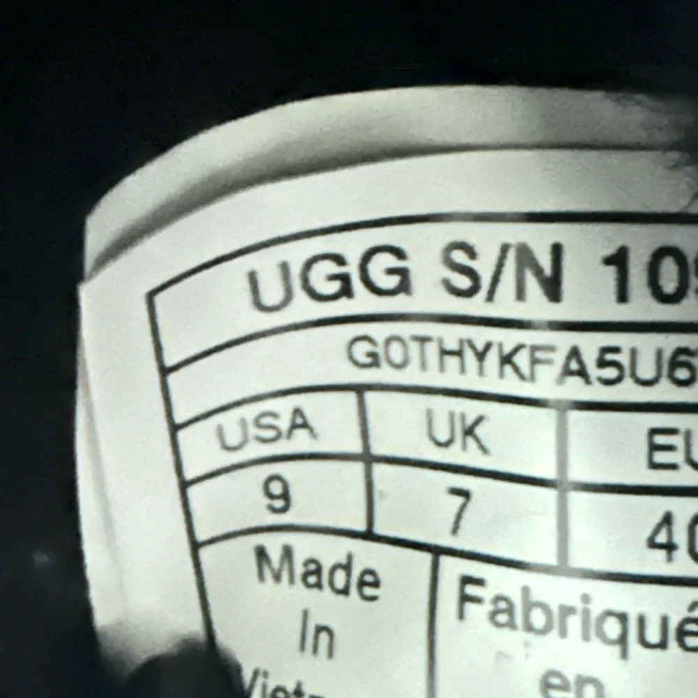 UGG Black Fluff Yeah Slides Slippers with Logo Strap size 9 - Picture 9 of 11
